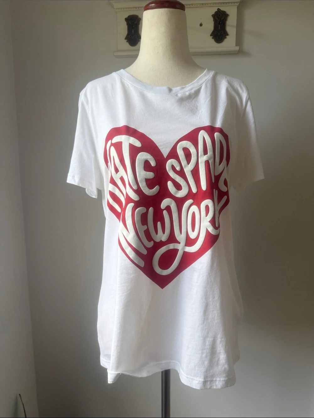 kate spade Valentines Logo Tee in White Crewneck Top with Red Heart Cotton
